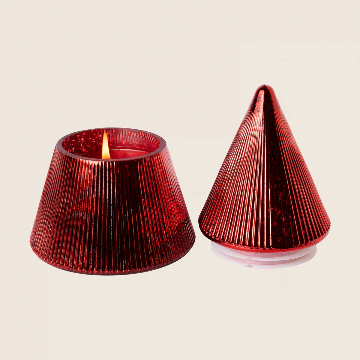 AROMATIQUE The Smell of Christmas 8oz Red Tree Candle