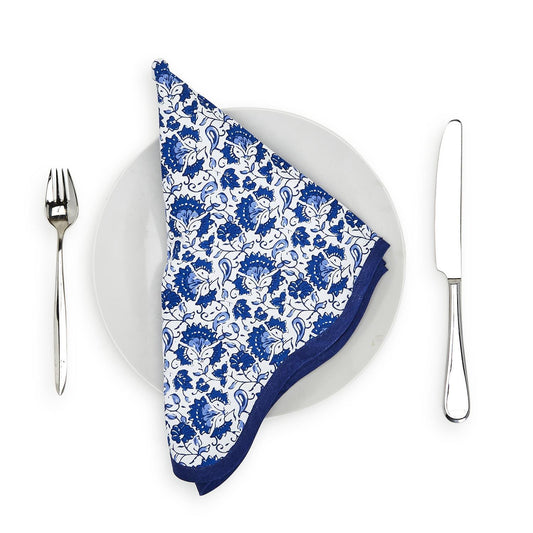 Two's Company Chinoiserie Blue Floral Scalloped Edge Printed Napkins (set of 4)