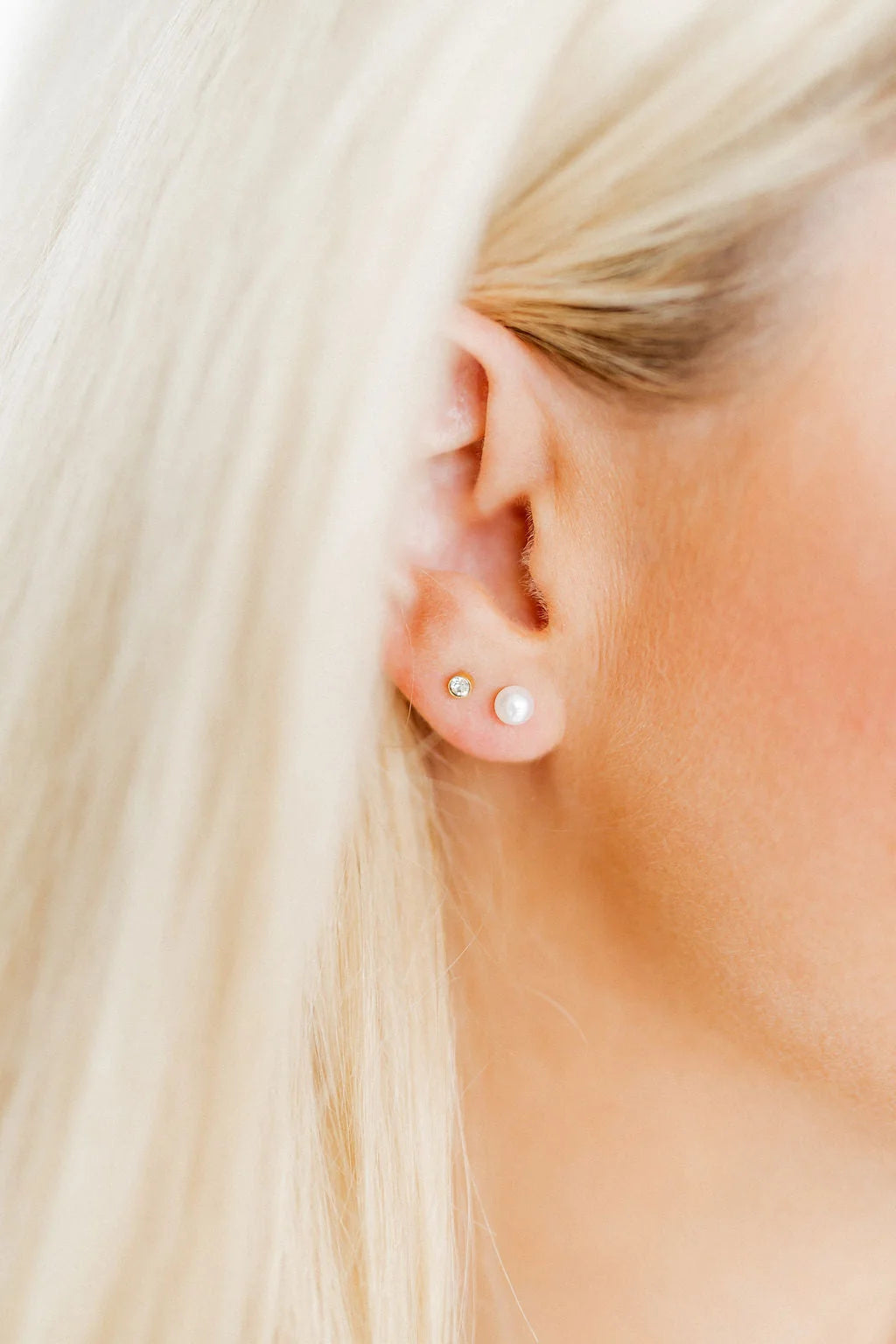 Linny Co Paton Pearl White 5mm Screw Back Stud Earrings