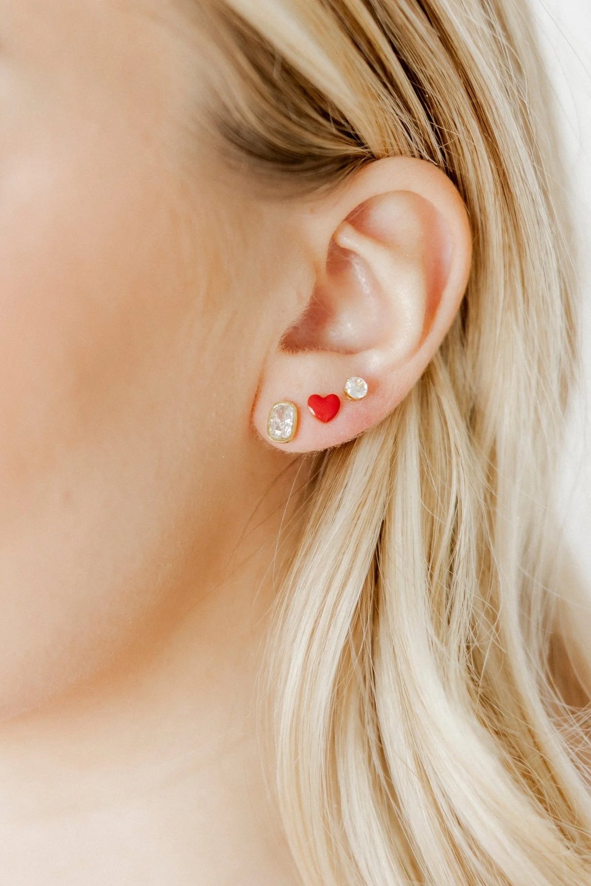 Linny Co Kay Clear Gold Screw Back Stud Earrings